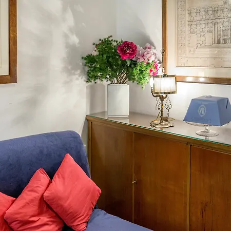 Bb Charme - Ponte Vecchio Apartment Florence