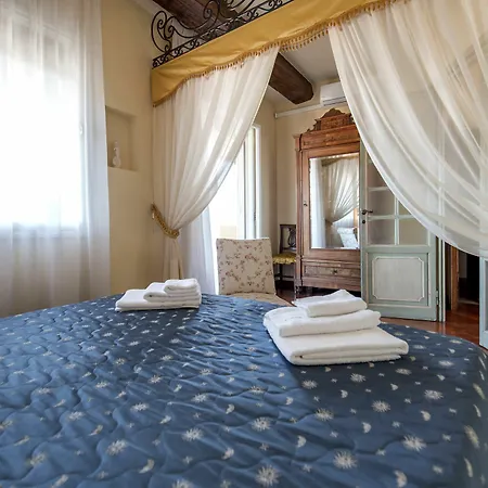 Bb Charme - Ponte Vecchio Apartment Florence